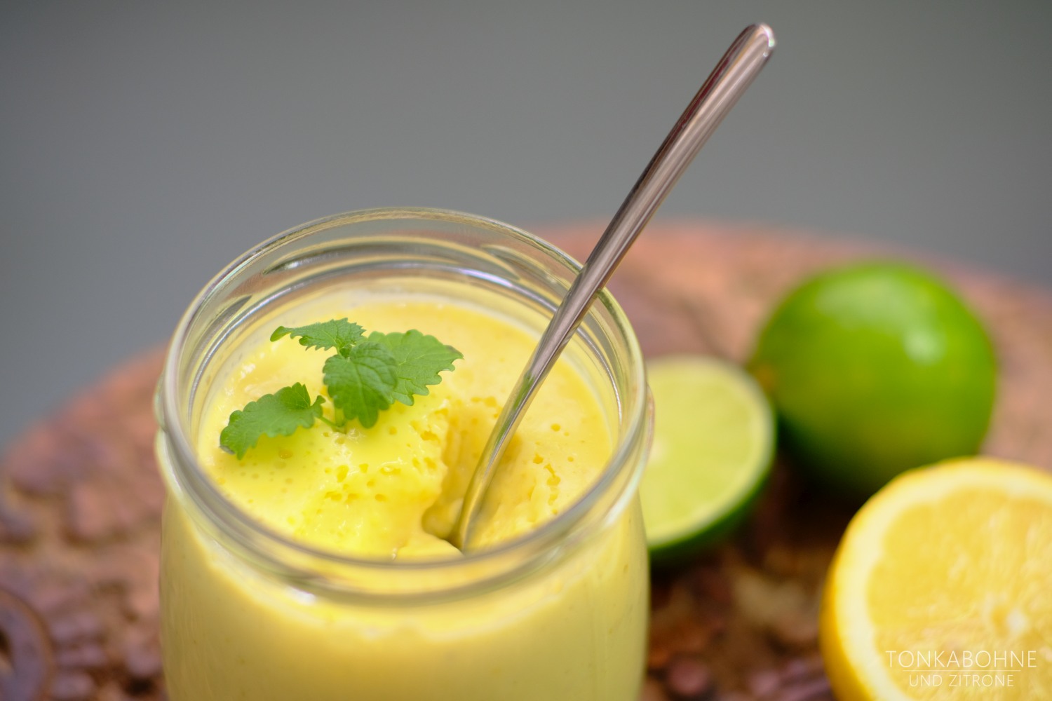 Creme aus Zitronen und Limetten - Tonkabohne und Zitrone | Backblog