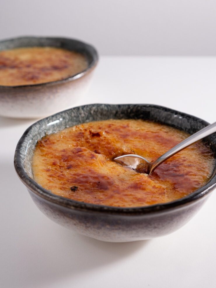 Crème brûlée nach französischem Rezept - Tonkabohne und Zitrone | Backblog